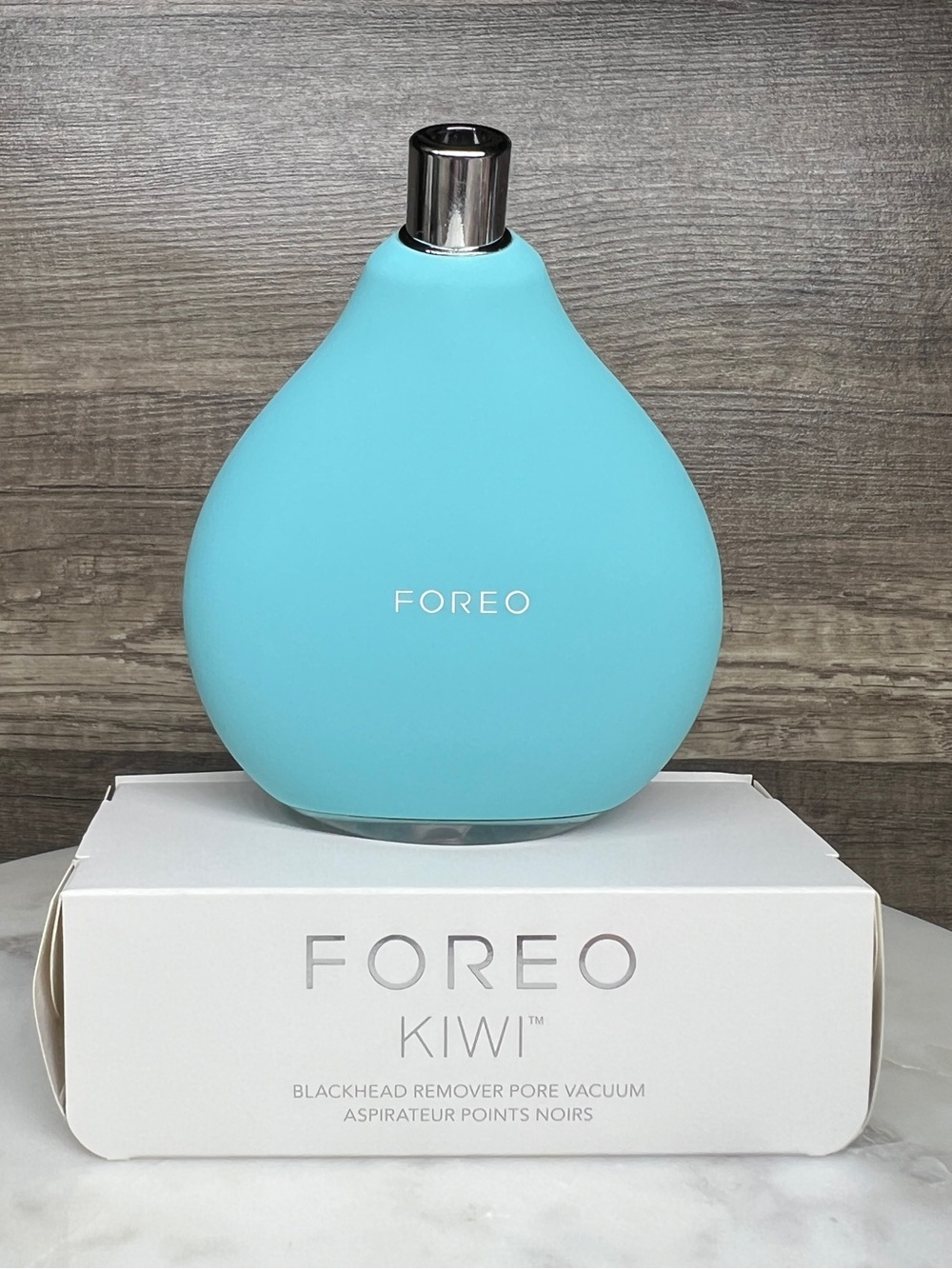 FOREO KIWI Blackhead Remover Pore Vacuum